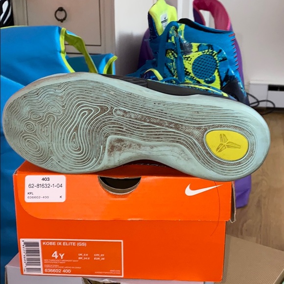 Kids Kobe IX Perspective - Picture 3 of 3